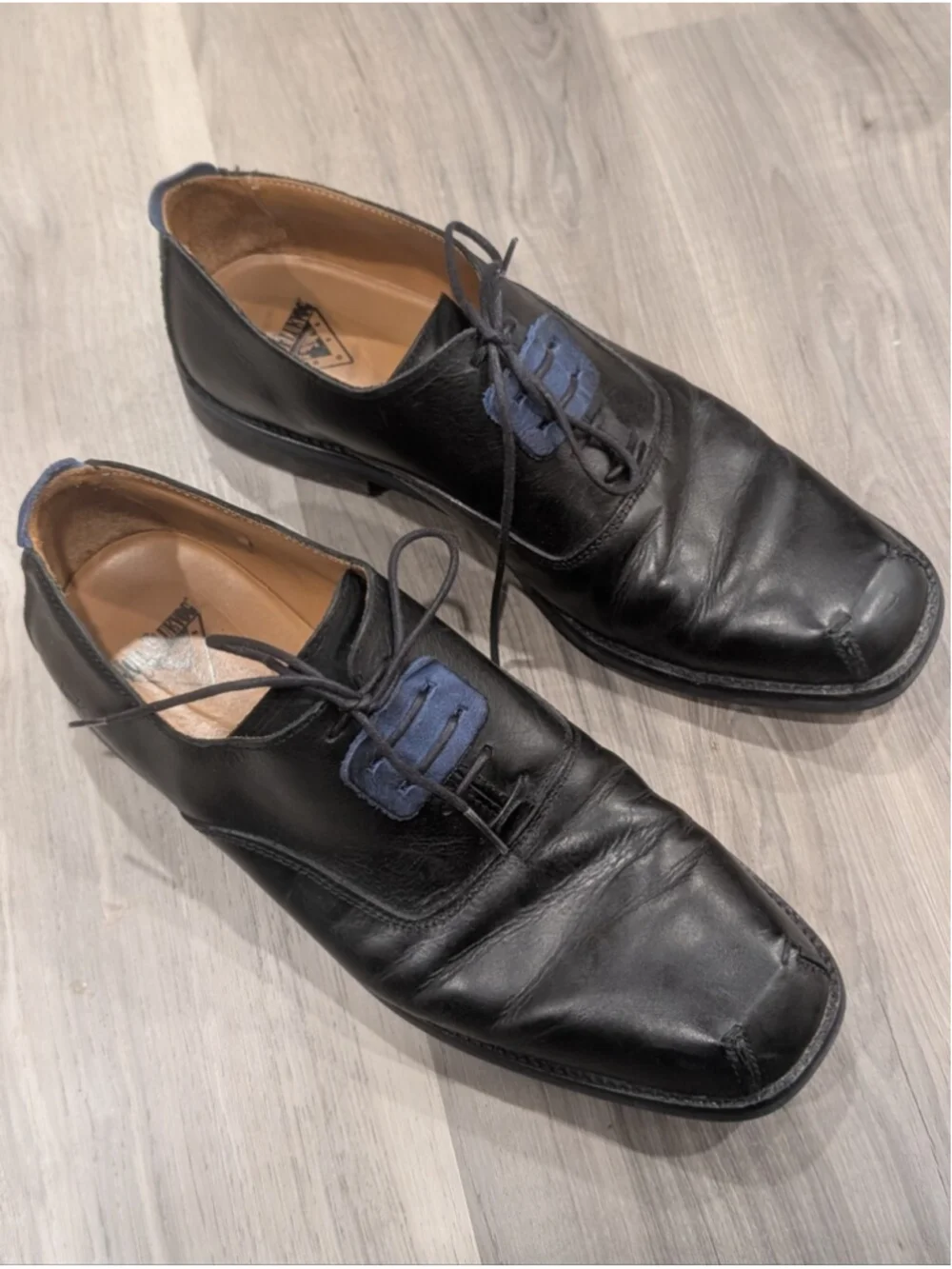 John Fluevog | Dandy Beau Oxfords In Black/Blue